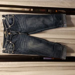 Almost Famous Capris Sz 7